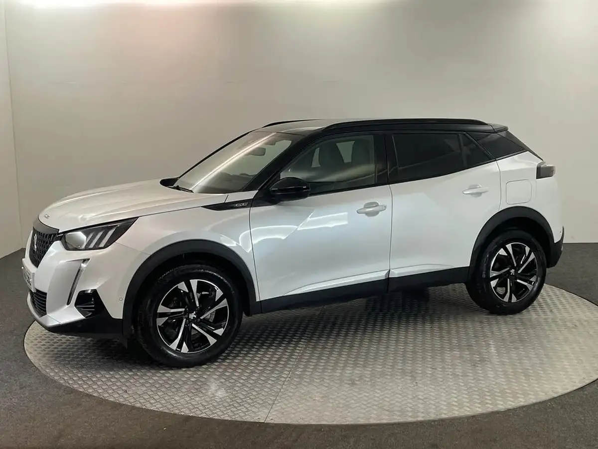 2022-peugeot-2008-suv-12-puretech-gt-big-8