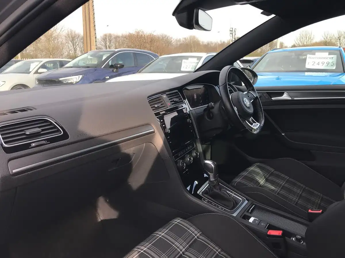 2019-volkswagen-golf-20tdi-gtd-blueline-hatchback-5d-dsg-big-4