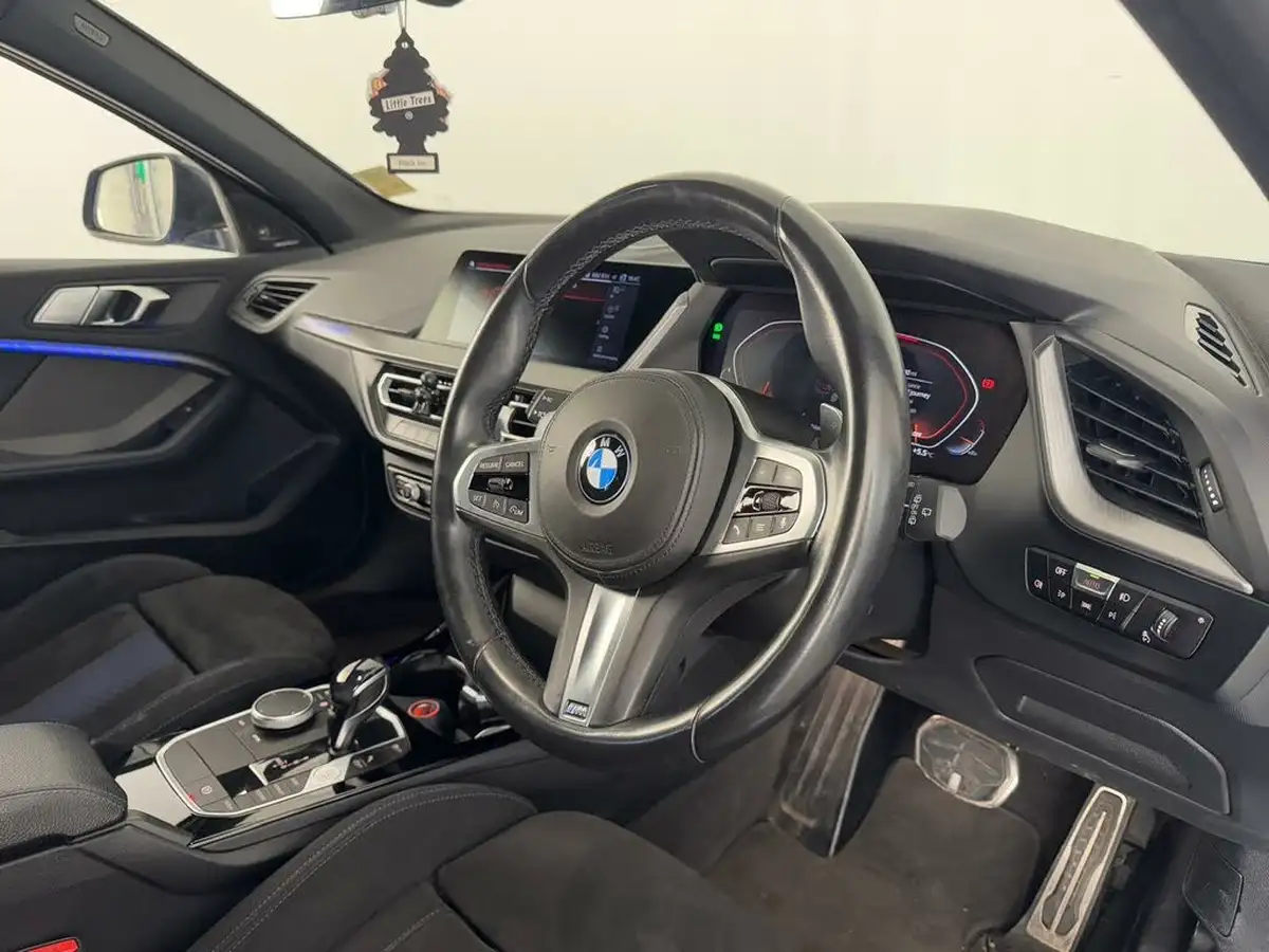 2021-bmw-1-series-20-m135i-xdrive-big-26