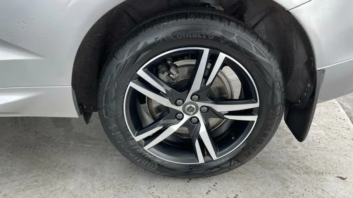 2020-volvo-xc60-20-b5-r-design-awd-big-27