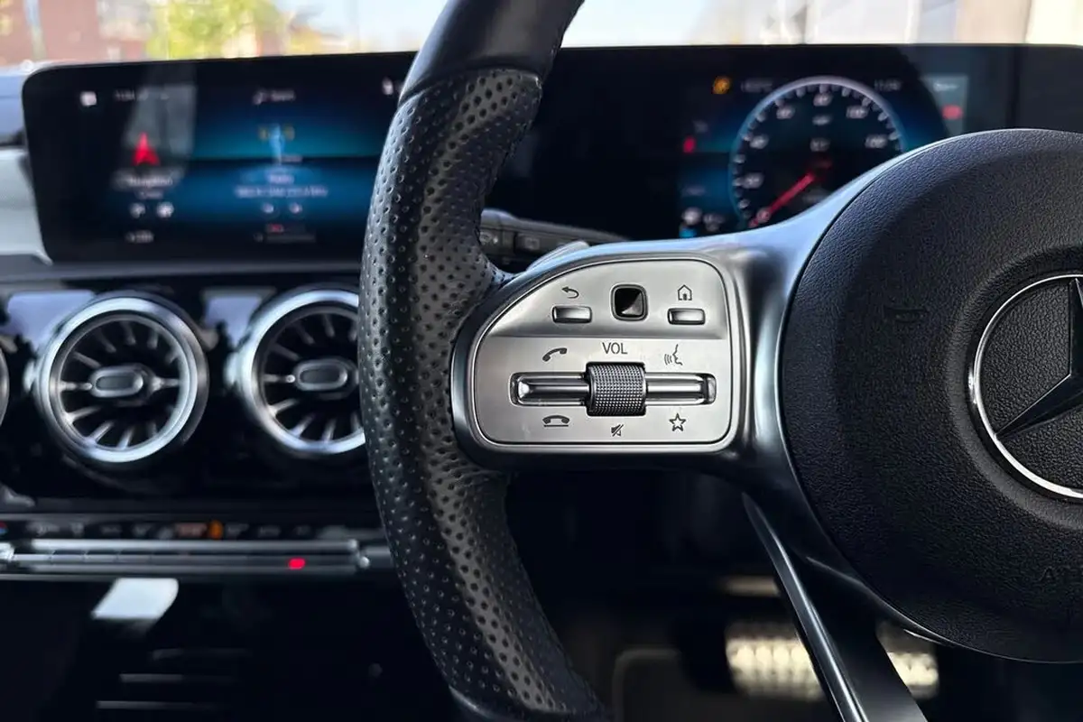 2022-mercedes-benz-a-class-13-a180-amg-line-executive-edition-hatchback-5d-7g-dct-big-30