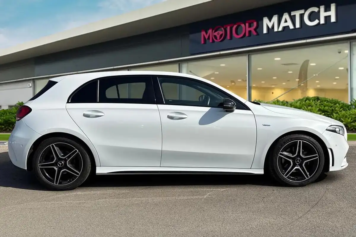 2022-mercedes-benz-a-class-13-a180-amg-line-executive-edition-hatchback-5d-7g-dct-big-2