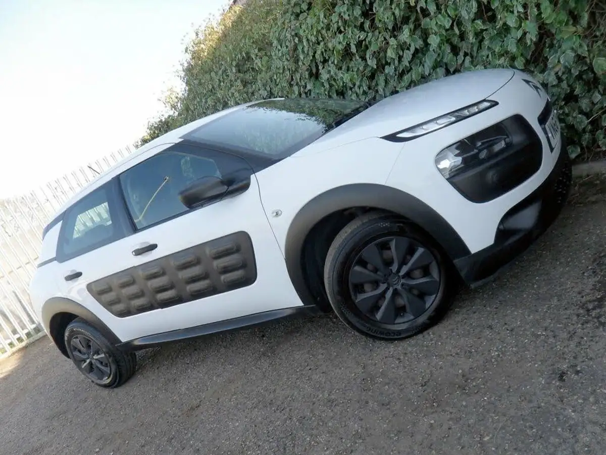 2016-citroen-c4-cactus-12-puretech-touch-big-19