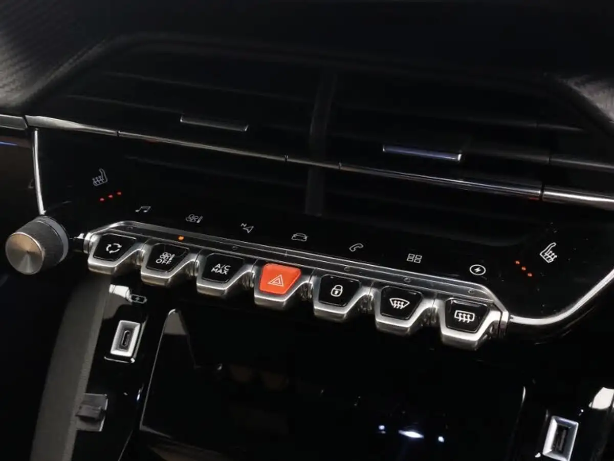 2021-peugeot-208-e-gt-premium-big-16