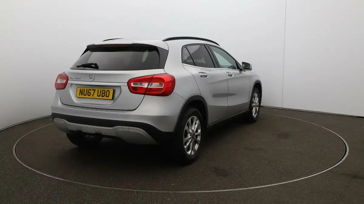 2017-mercedes-benz-gla-class-16-gla-200-se-big-46