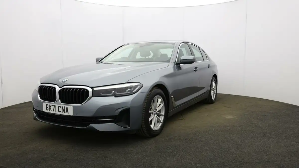 2021-bmw-5-series-20-520i-se-saloon-4d-big-30