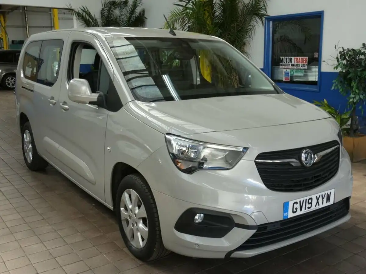 2019-vauxhall-combo-life-12i-energy-xl-110ps-big-8