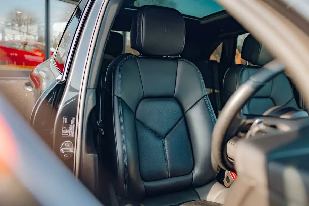 2023-porsche-macan-29-v6-s-big-3