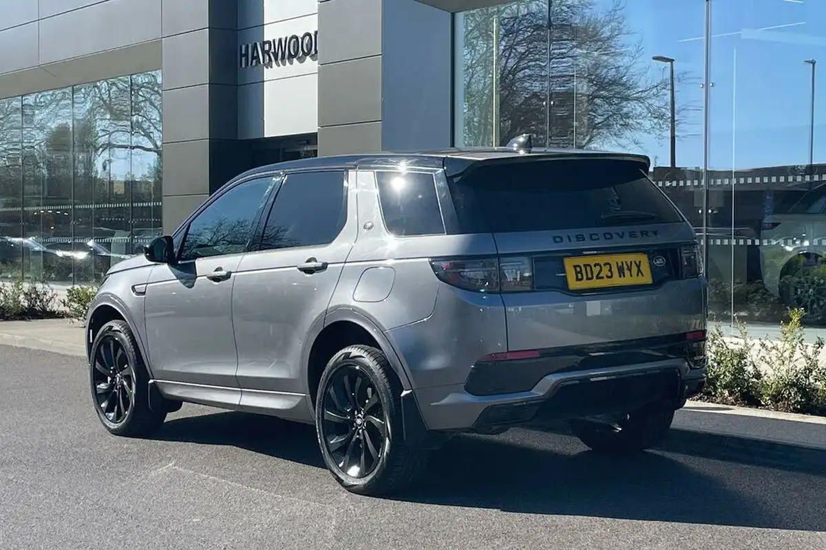 2023-land-rover-discovery-sport-15-p300e-dynamic-hse-big-10