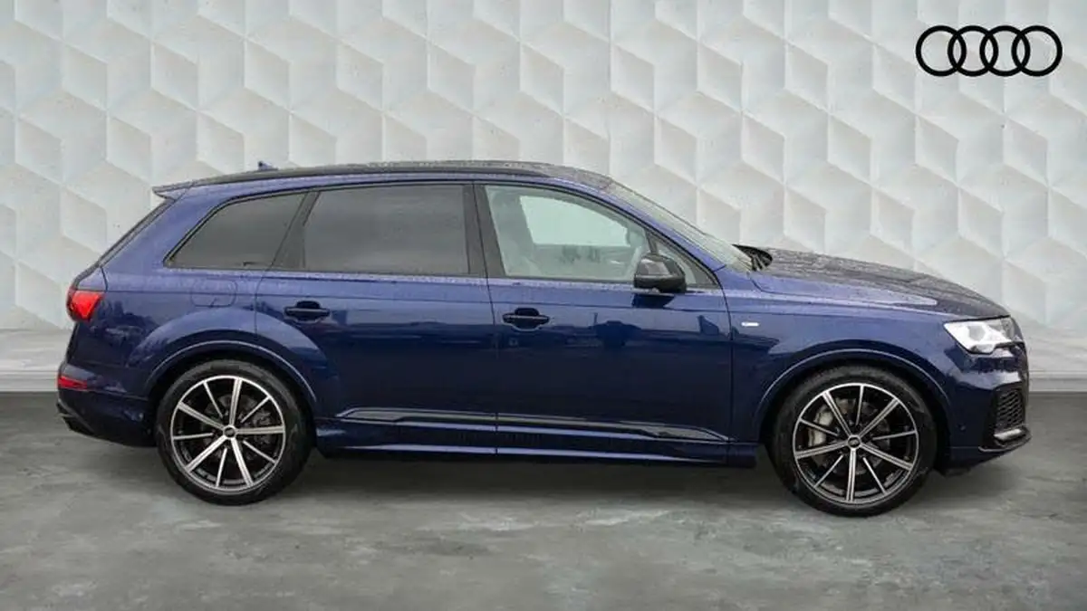 2022-audi-q7-30-55-tfsi-black-edition-big-3