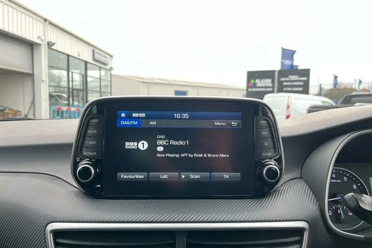 2019-hyundai-tucson-16-gdi-se-nav-big-28