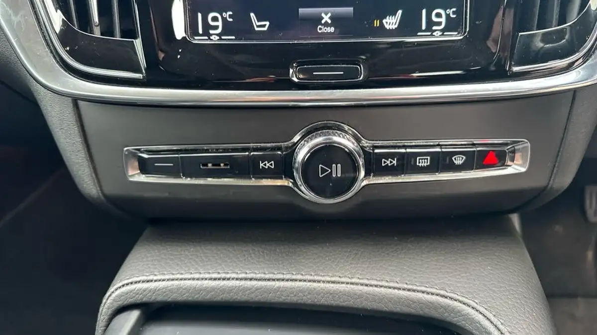 2020-volvo-v90-20td-b4-momentum-big-43