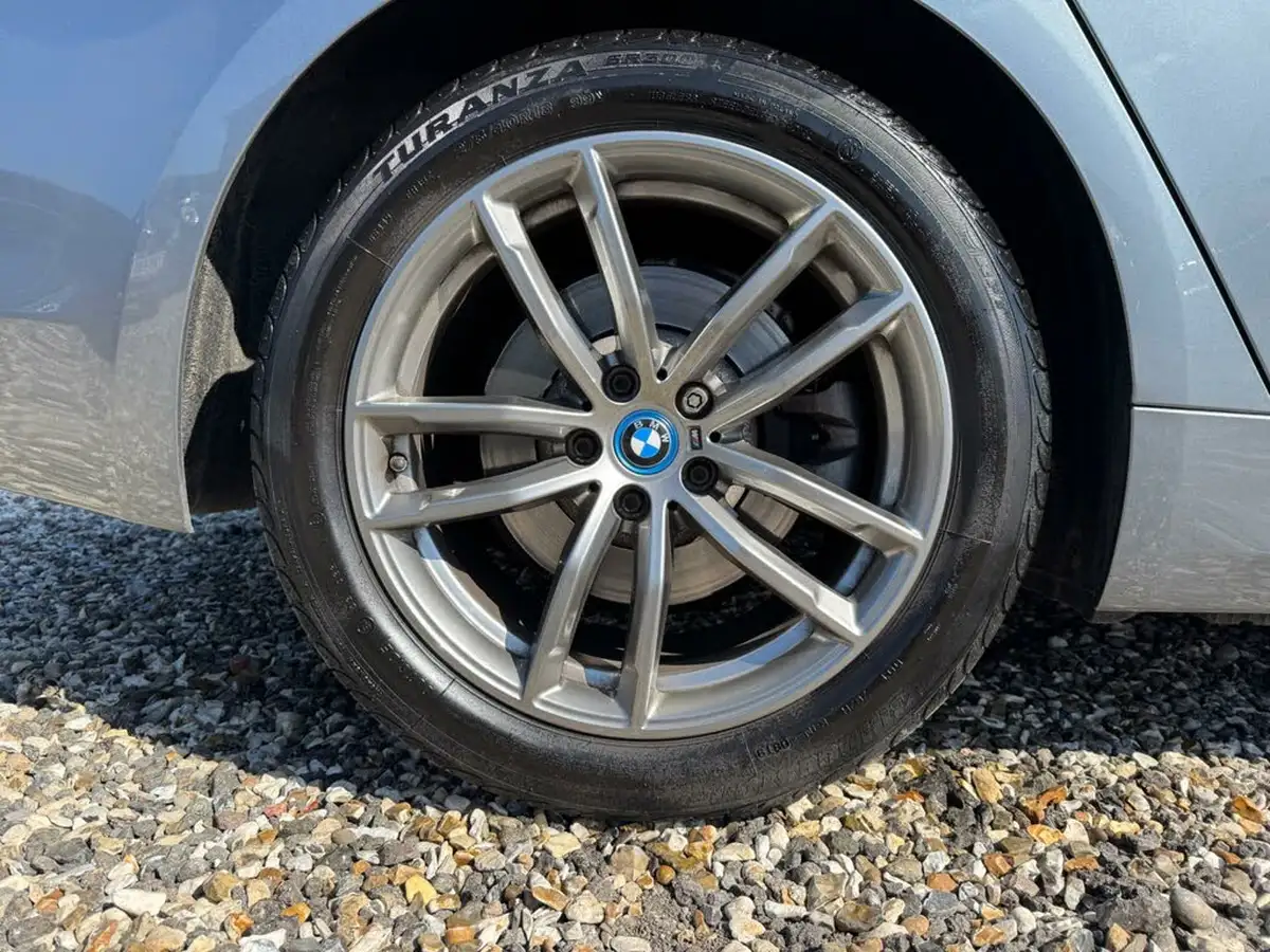 2017-bmw-5-series-20-530e-se-iperformance-big-27