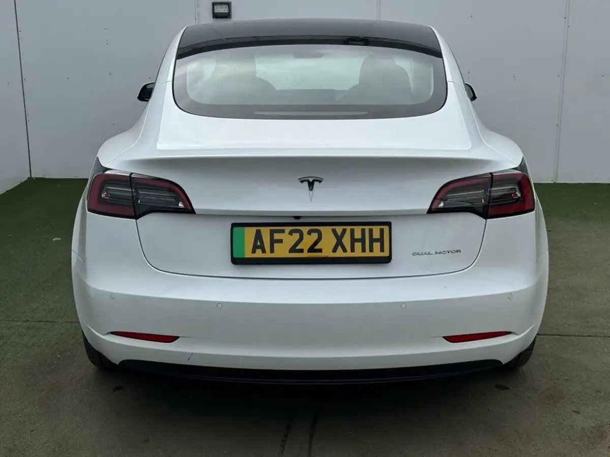 2022-tesla-model-3-e-long-range-big-5