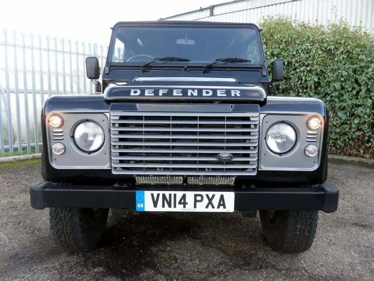 2014-land-rover-110-defender-22td-xs-station-wagon-5-drs-big-1