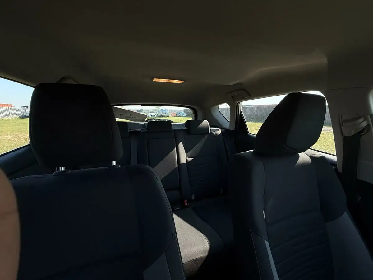 2018-toyota-auris-18-vvt-i-hsd-icon-hatchback-big-15