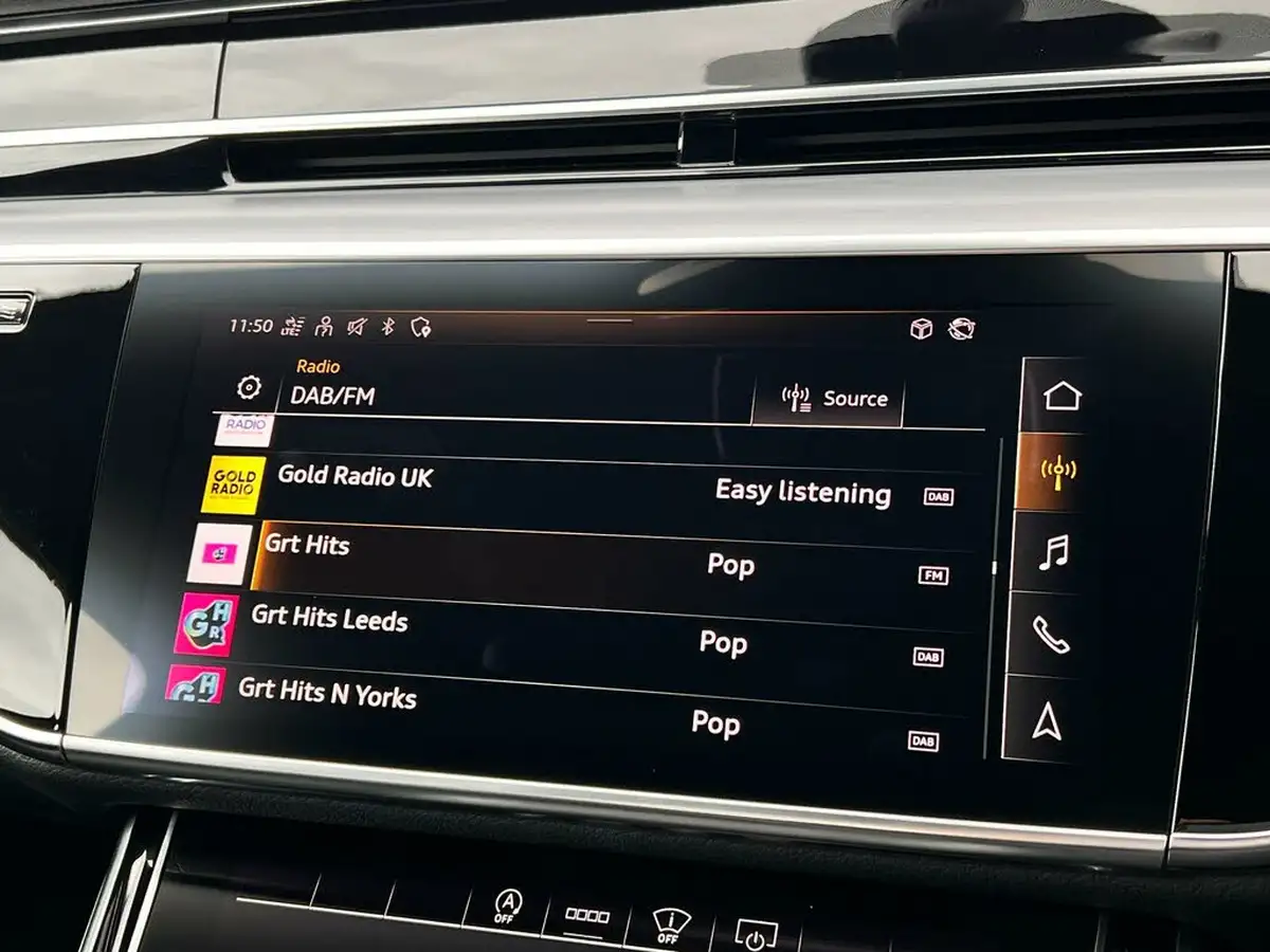 2021-audi-a8-30-55-tfsi-black-edition-big-33