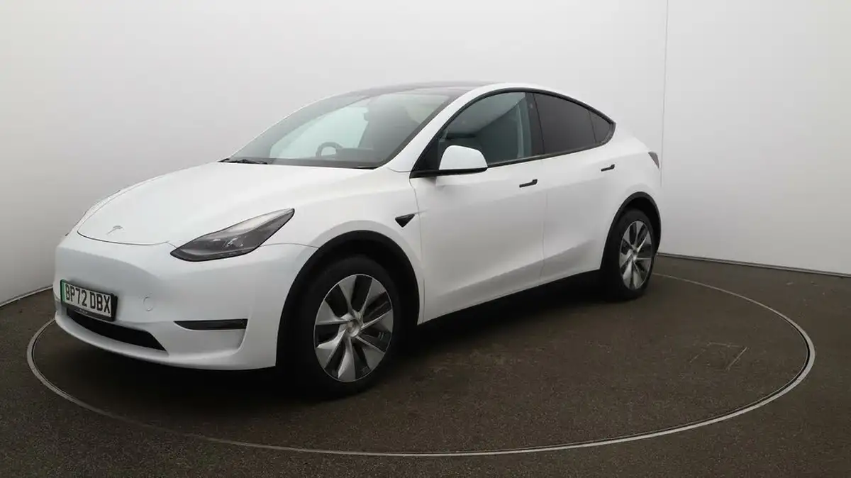 2023-tesla-model-y-e-long-range-big-3