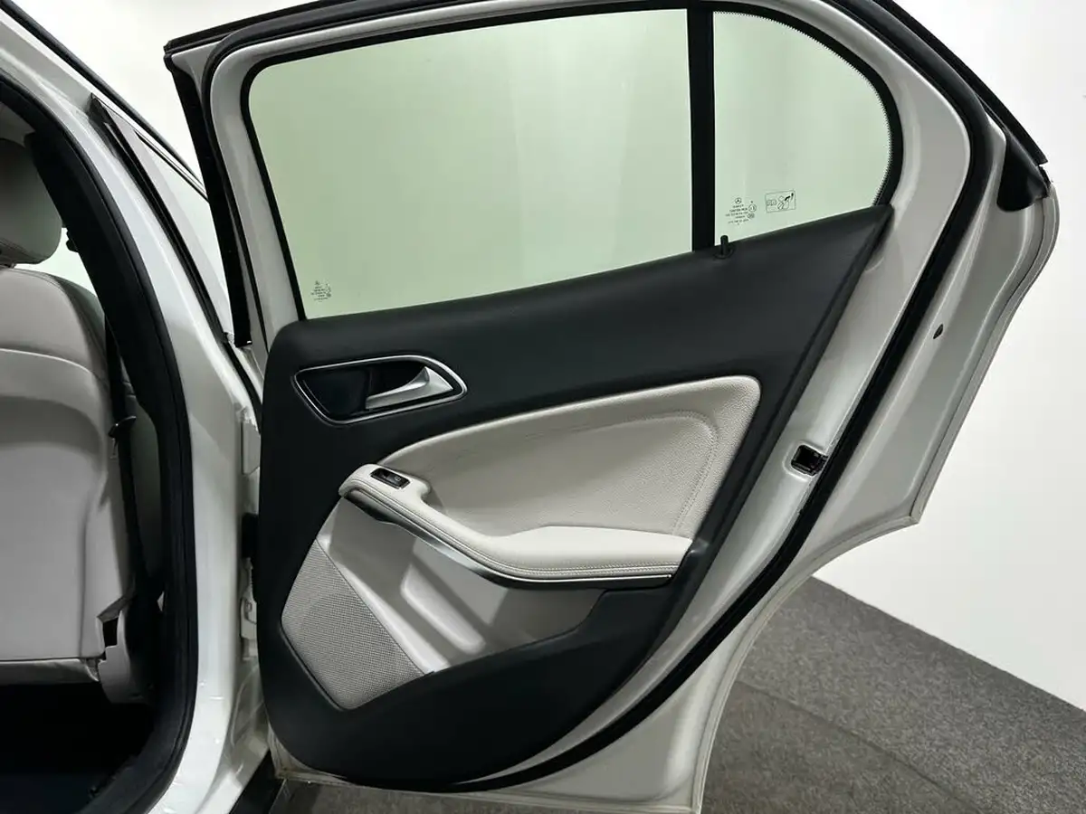 2018-mercedes-benz-gla-class-16-gla-200-se-154bhp-executive-big-39