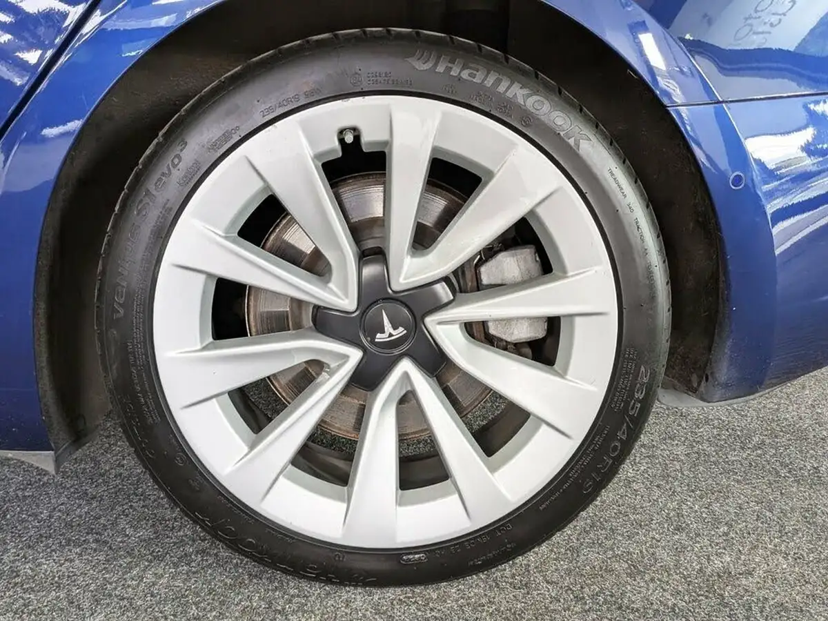 2020-tesla-model-3-e-long-range-big-12