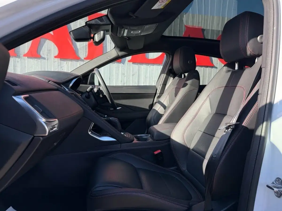 2020-jaguar-e-pace-20-i4d-chequered-flag-180ps-big-34