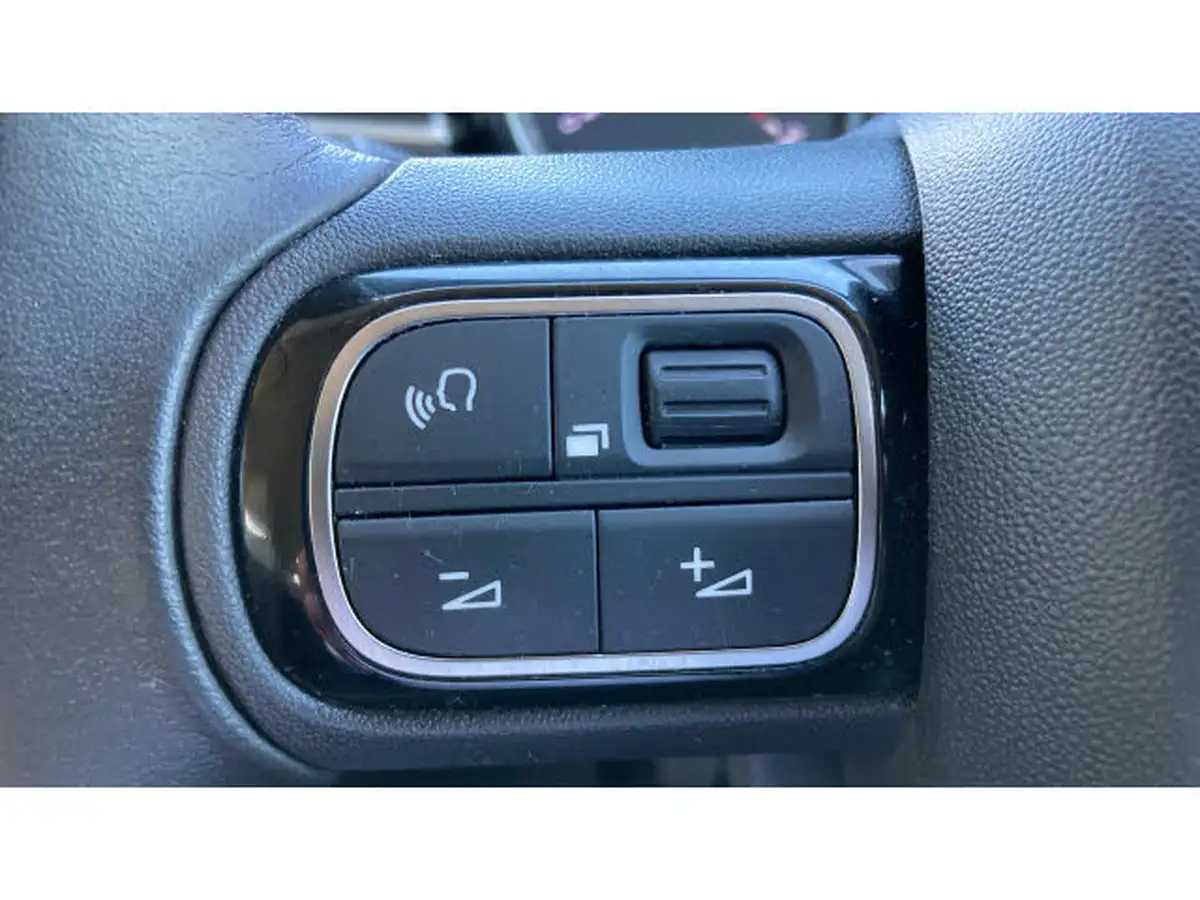 2022-citroen-c3-12-puretech-saint-james-83ps-big-25