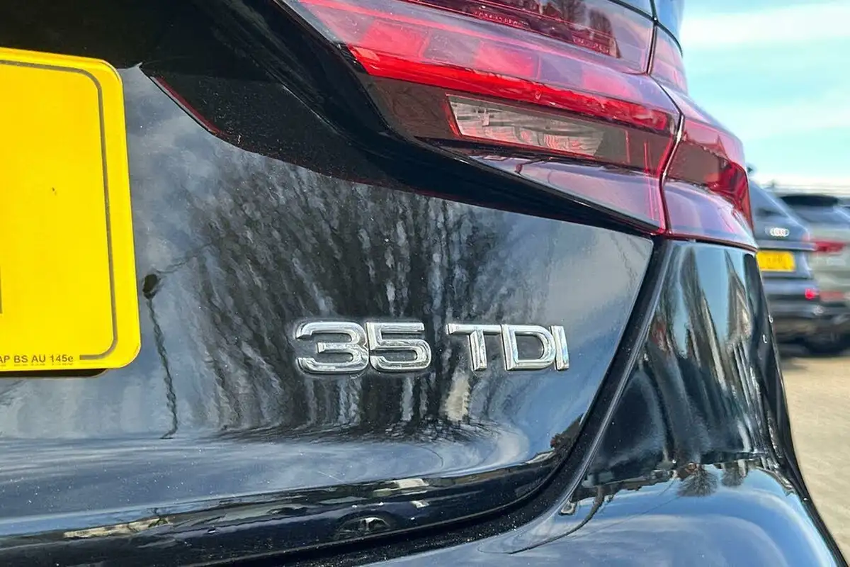 2022-audi-a5-20-35-tdi-sportback-5d-big-17