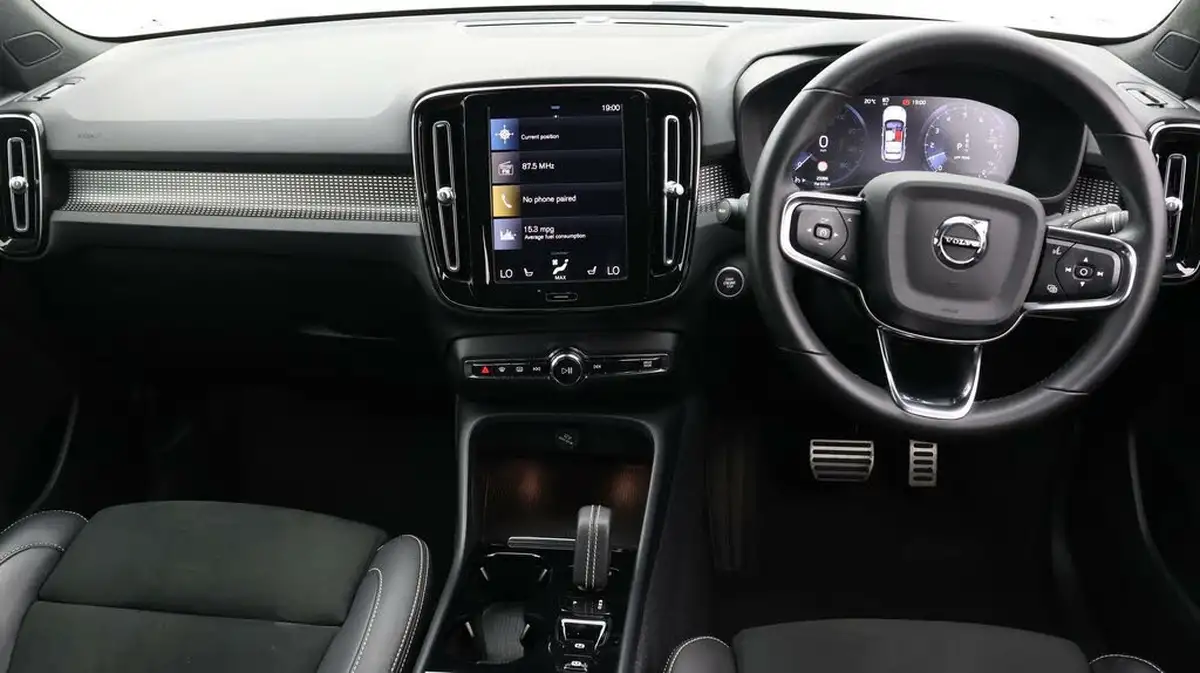 2021-volvo-xc40-15-t5-r-design-pro-258bhp-big-12