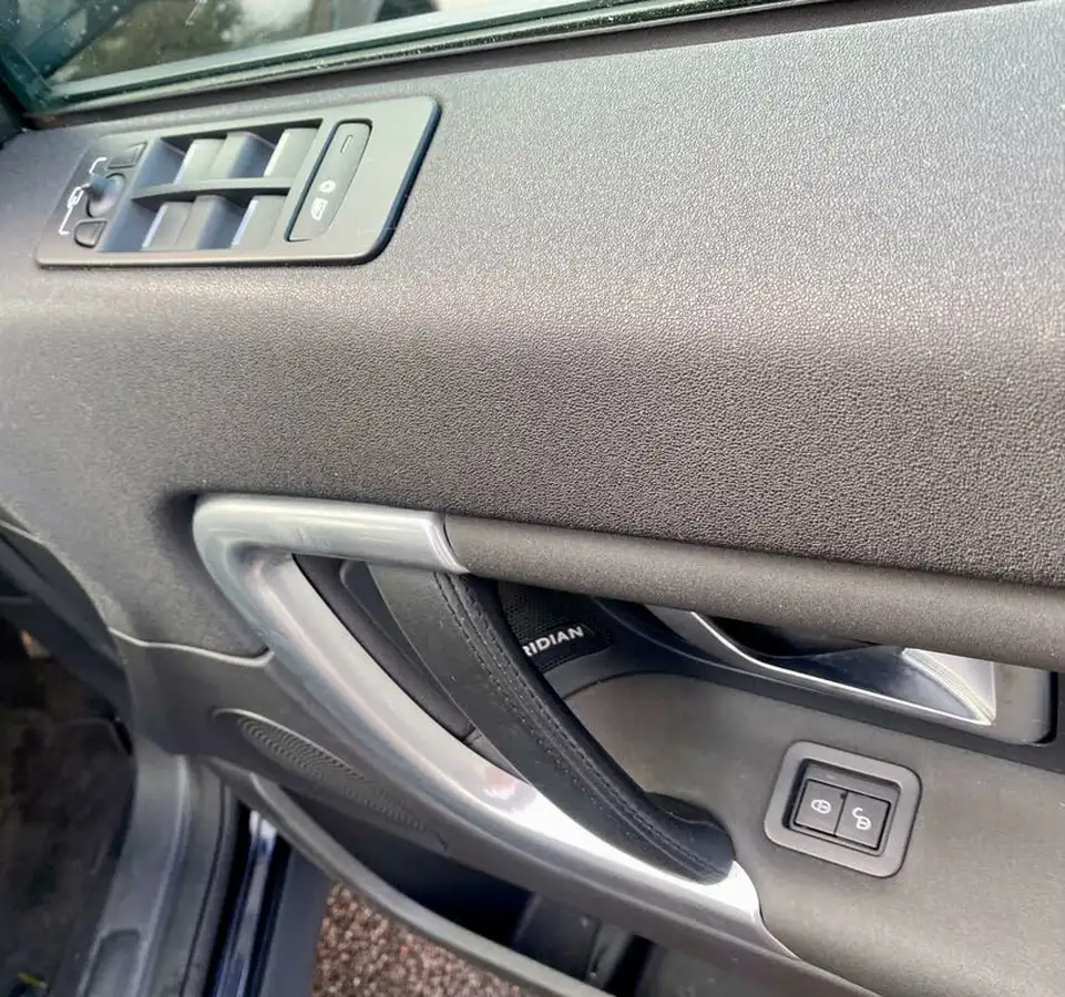 2019-land-rover-discovery-sport-20td4-landmark-big-28