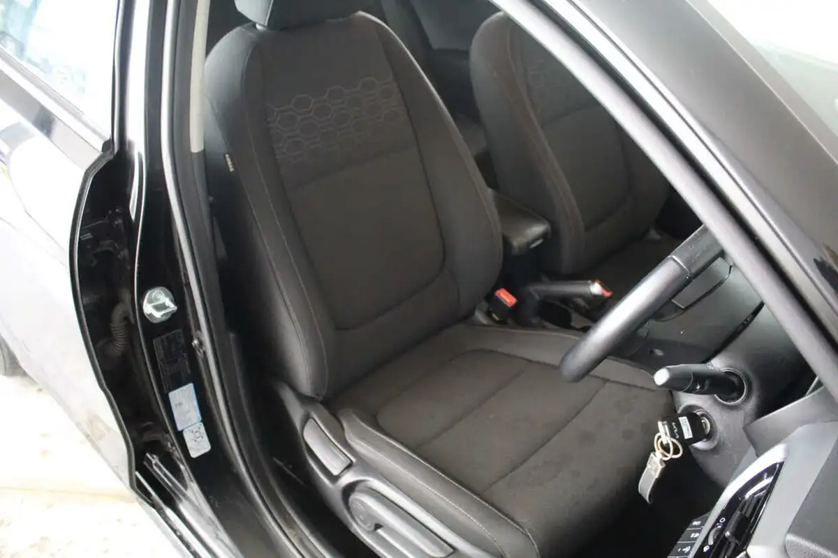 2023-kia-rio-10-t-gdi-2-big-13