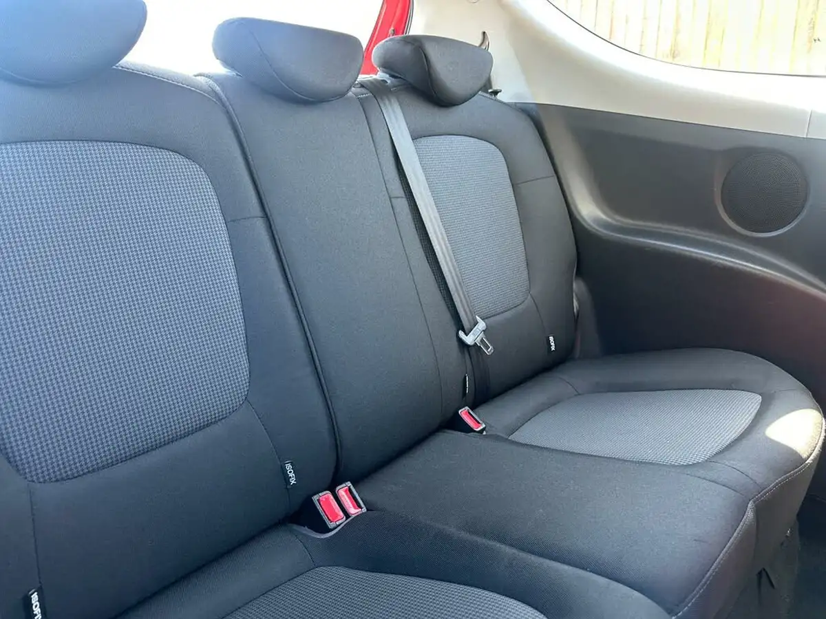2014-hyundai-i20-12-active-3d-big-20