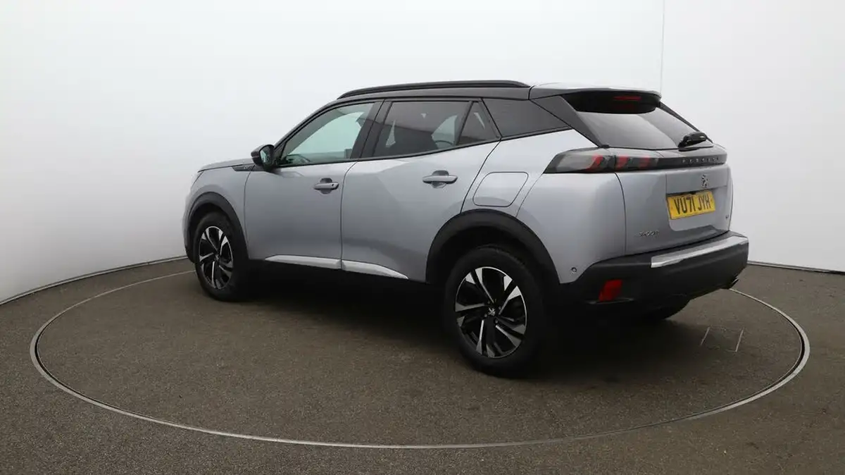 2021-peugeot-2008-suv-15-bluehdi-gt-big-5