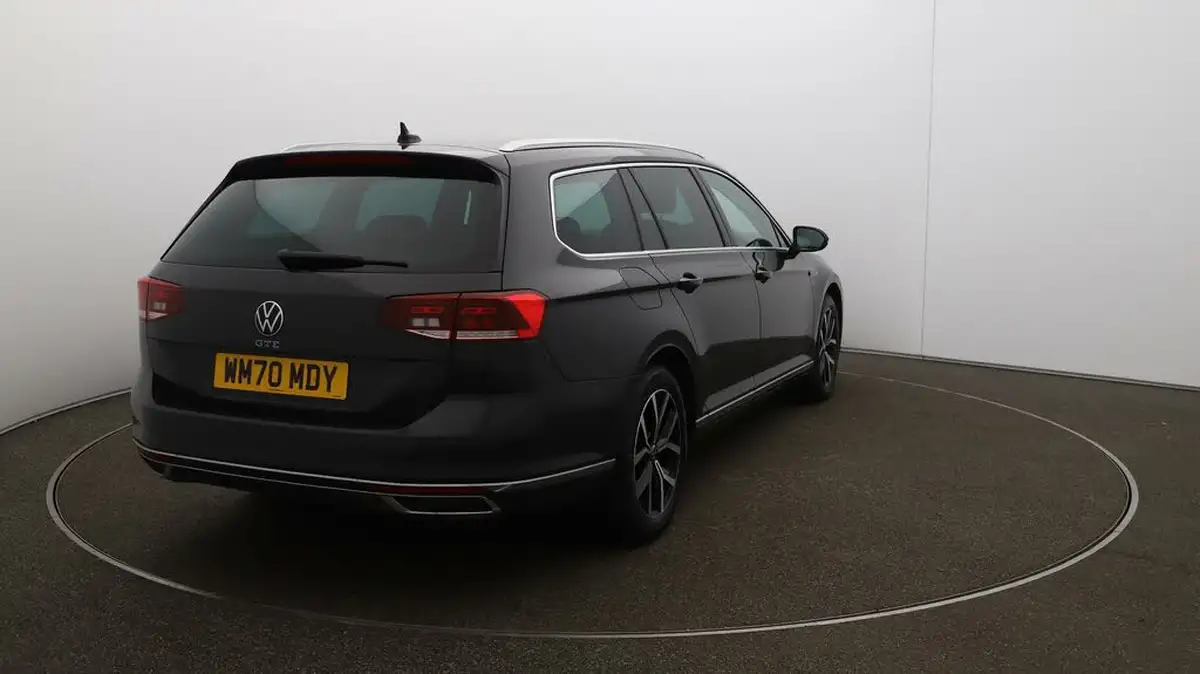 2021-volkswagen-passat-14-tsi-gte-estate-5d-big-47