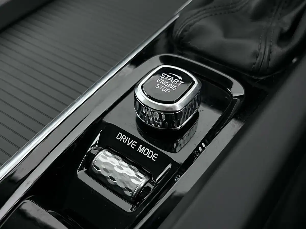 2019-volvo-xc60-20td-d4-momentum-geartronic-big-26