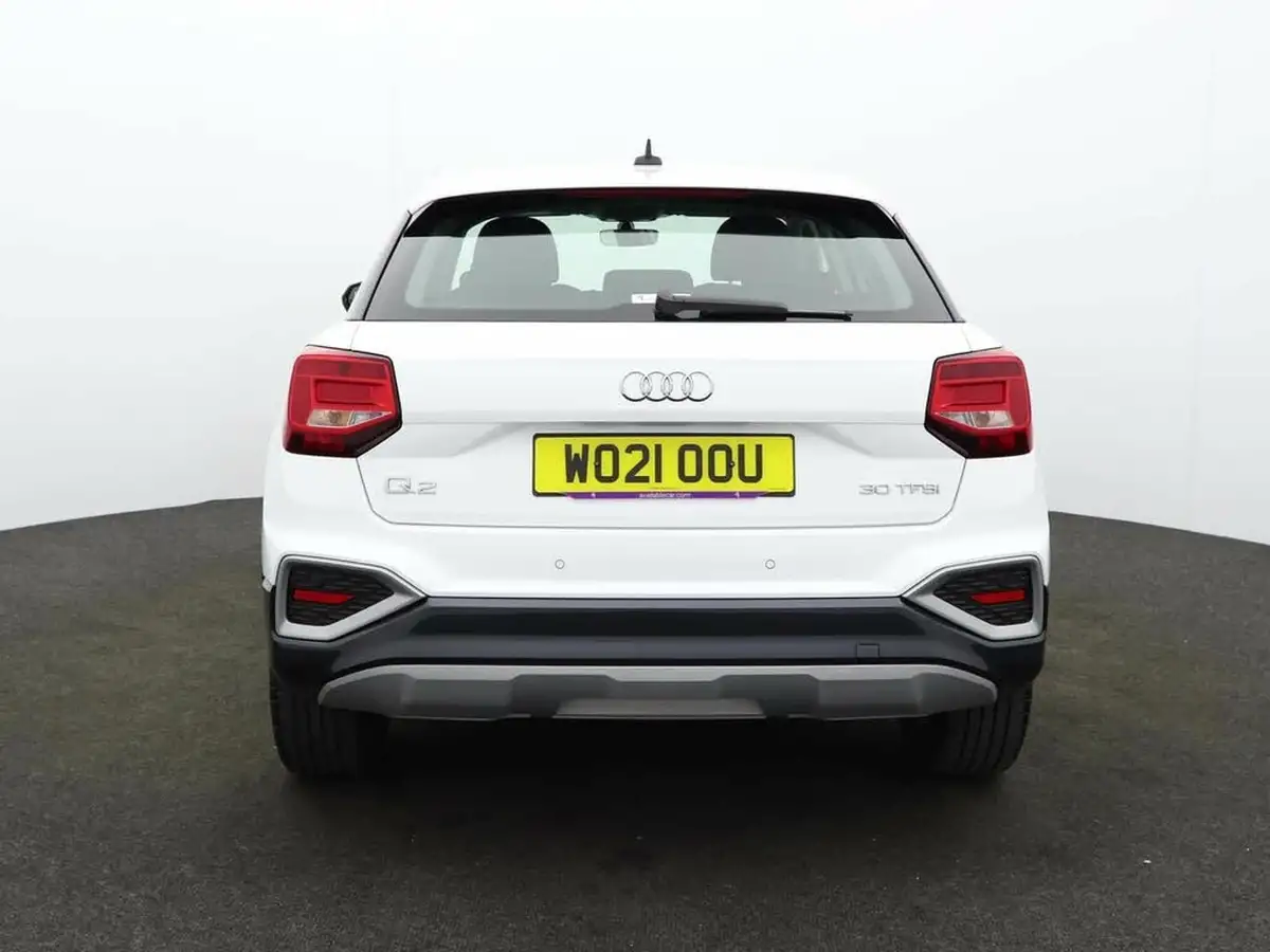 2021-audi-q2-10-30-tfsi-sport-big-2