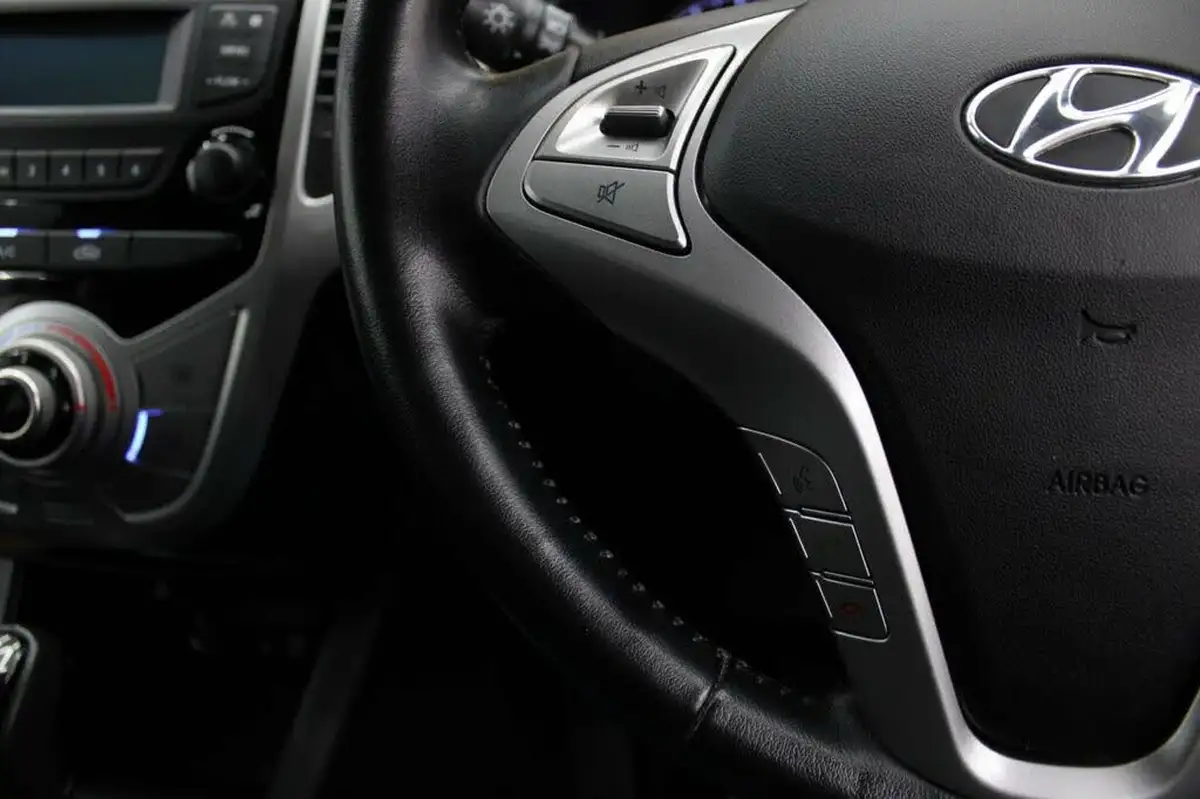 2016-hyundai-ix20-16-se-big-24