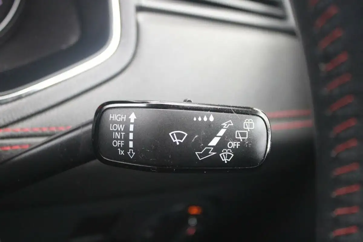 2018-seat-ibiza-10-tsi-fr-95ps-big-38