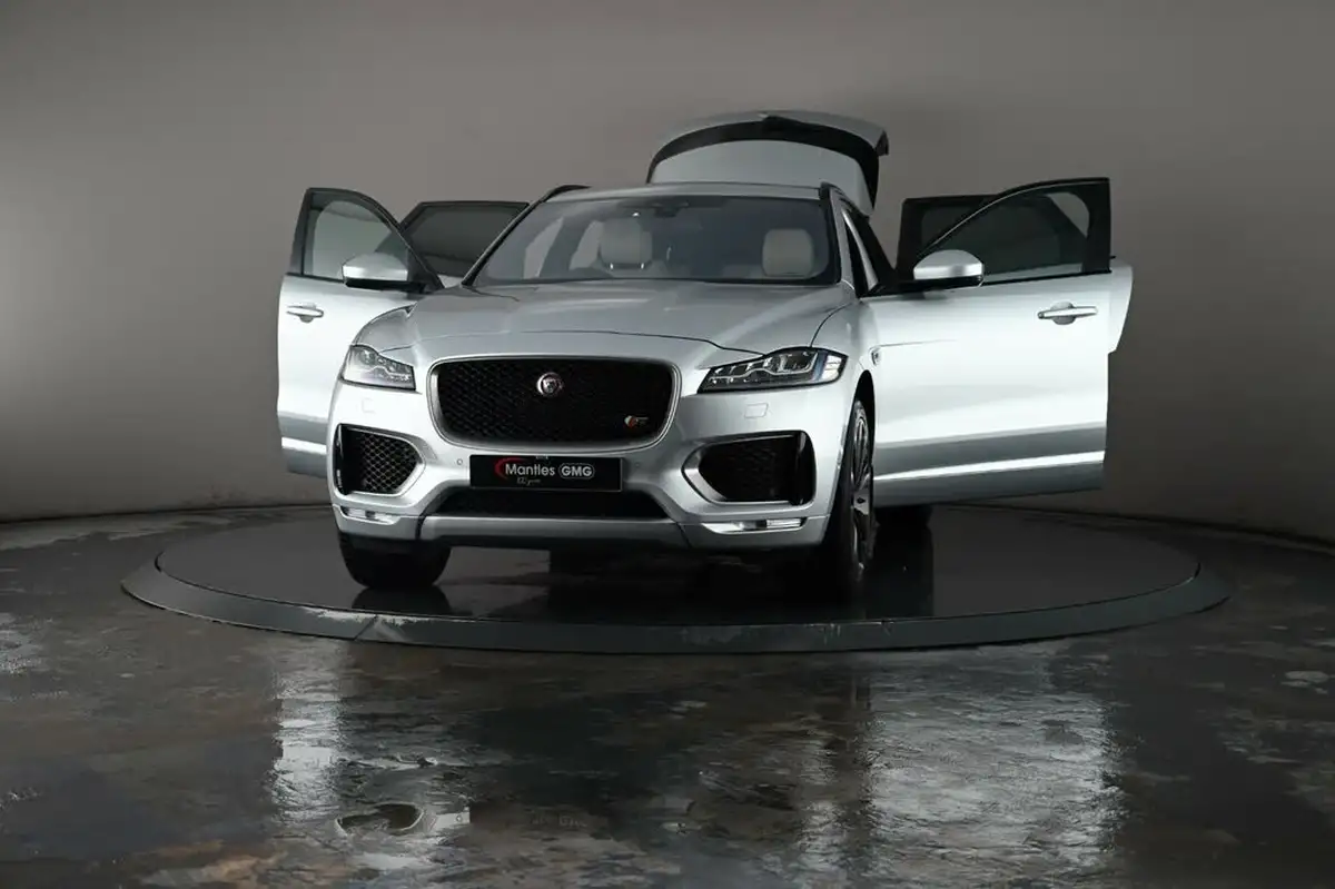 2016-jaguar-f-pace-30td-1st-edition-big-36