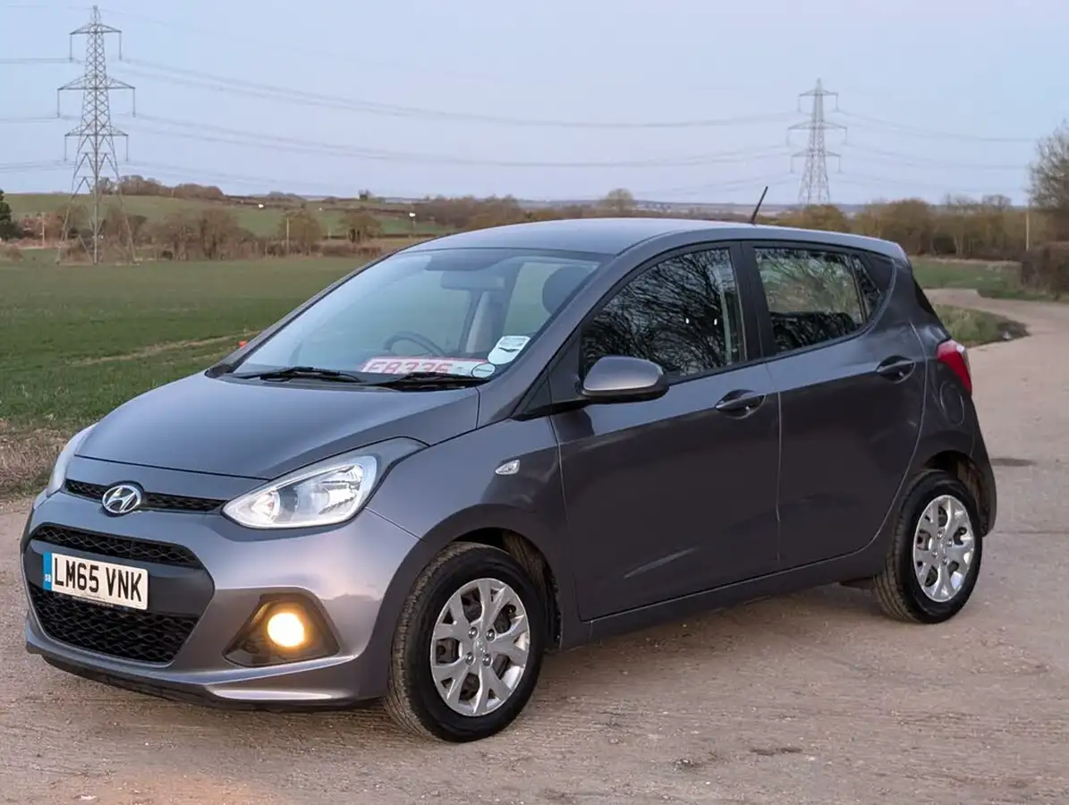 2015-hyundai-i10-10-blue-drive-se-isg-big-2