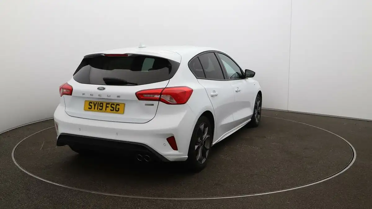 2019-ford-focus-10t-st-line-ss-hatchback-big-47