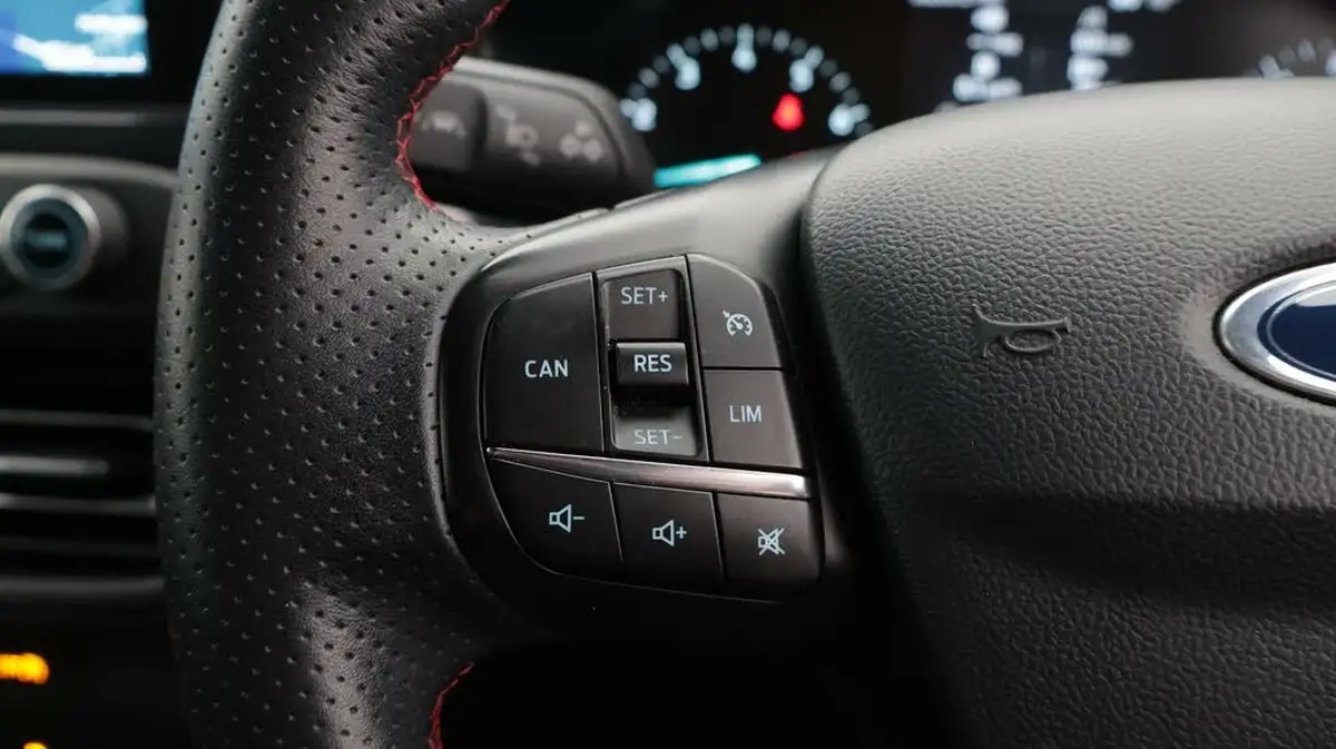 2019-ford-focus-10t-st-line-ss-hatchback-big-25