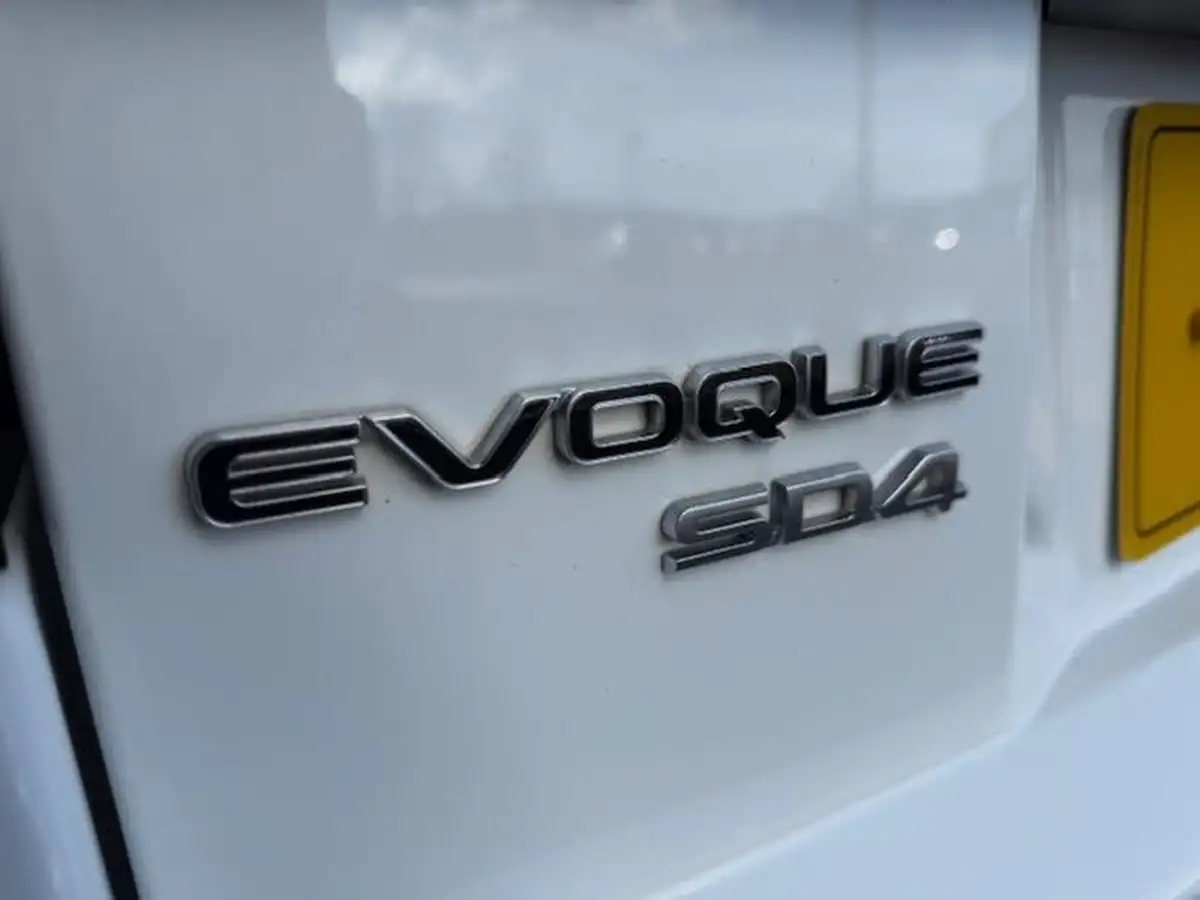 2014-land-rover-range-rover-evoque-22sd4-pure-tech-hatchback-5d-auto-big-8