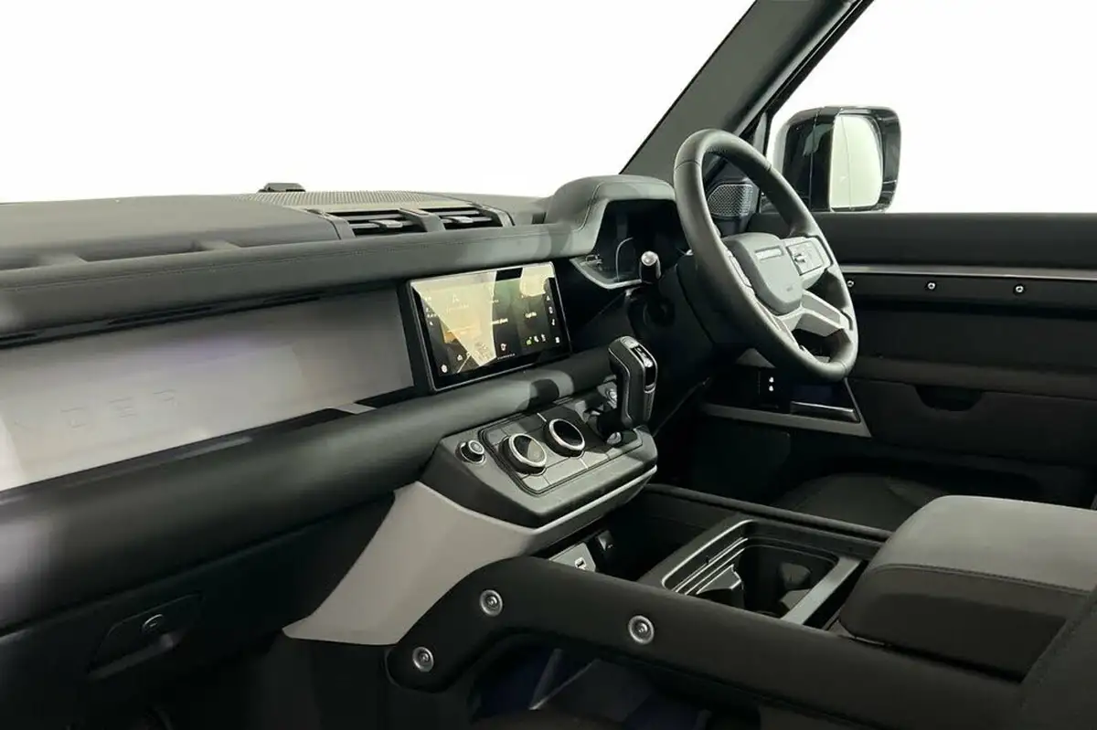 2024-land-rover-110-defender-20-p300-x-dynamic-se-big-8