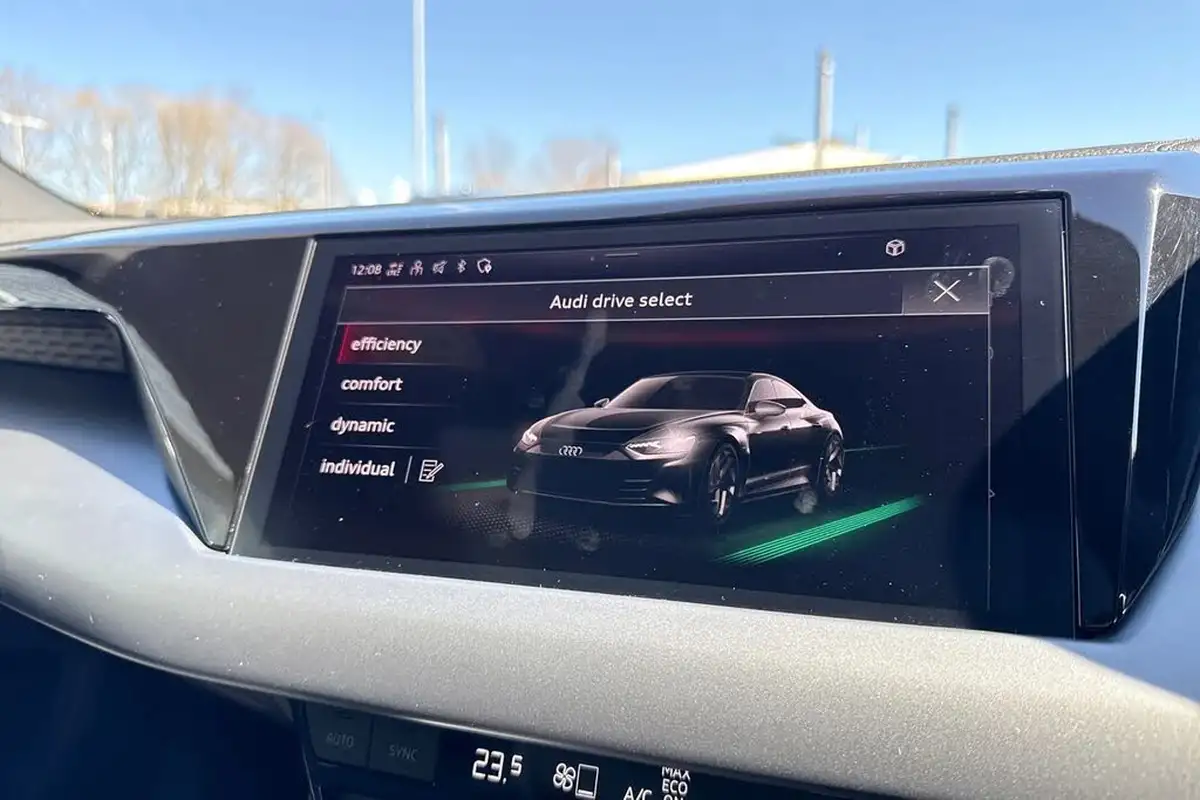 2022-audi-e-tron-gt-e-big-51