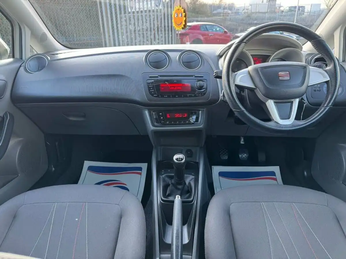 2012-seat-ibiza-14-se-copa-sportcoupe-hatchback-3d-big-12