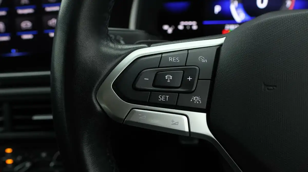 2024-volkswagen-polo-10-tsi-life-dsg-big-20