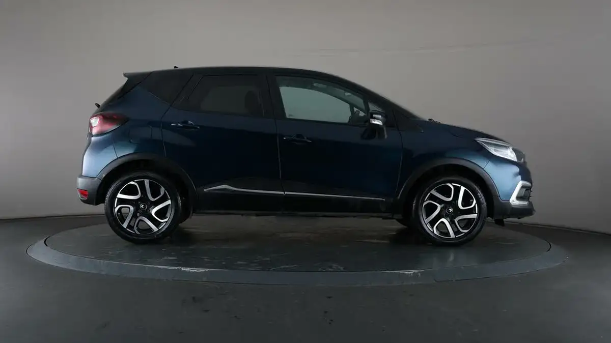 2019-renault-captur-09-tce-iconic-big-52