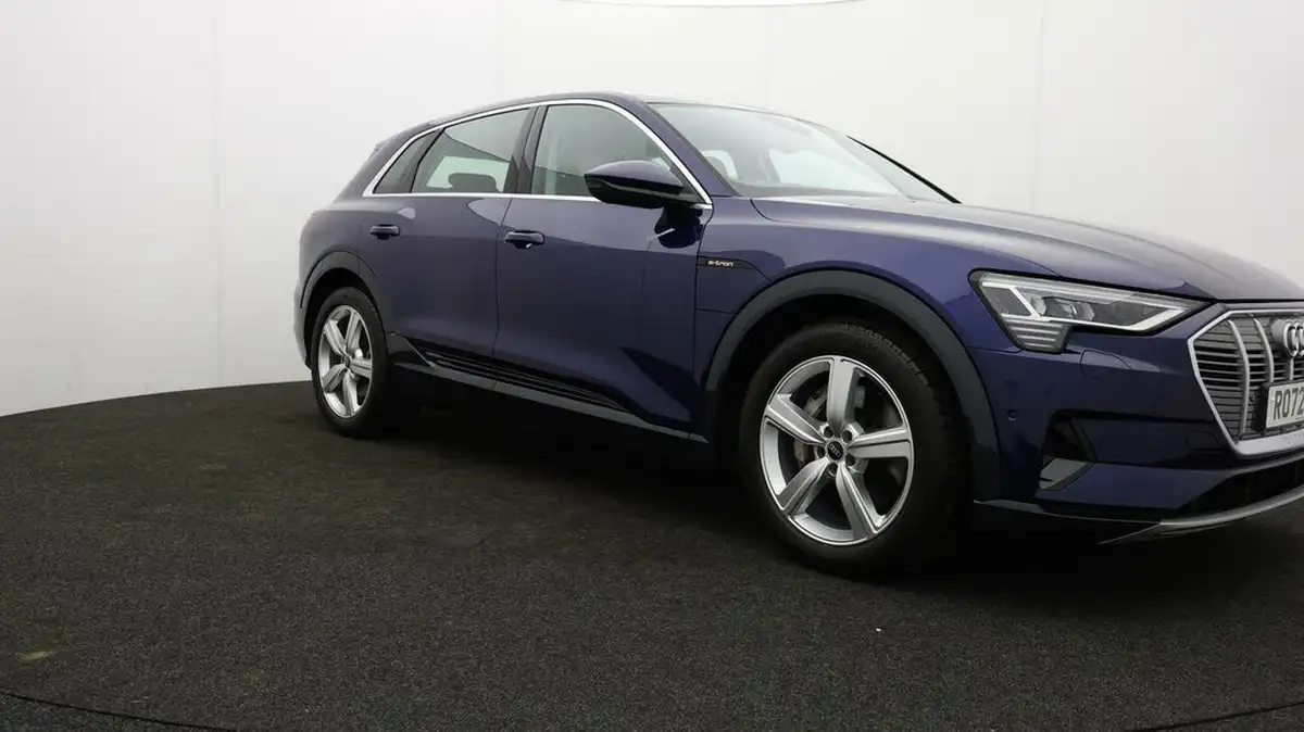 2022-audi-e-tron-50e-technik-station-wagon-big-0