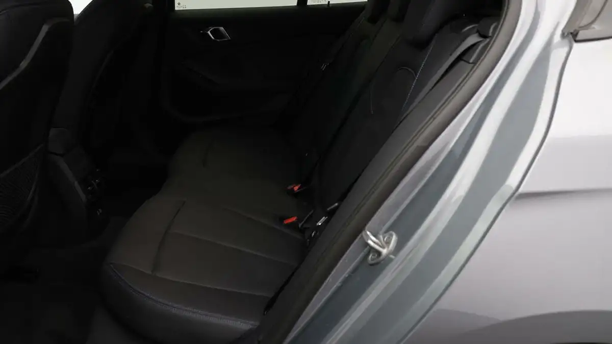 2023-bmw-1-series-15-118i-m-sport-lcp-big-15