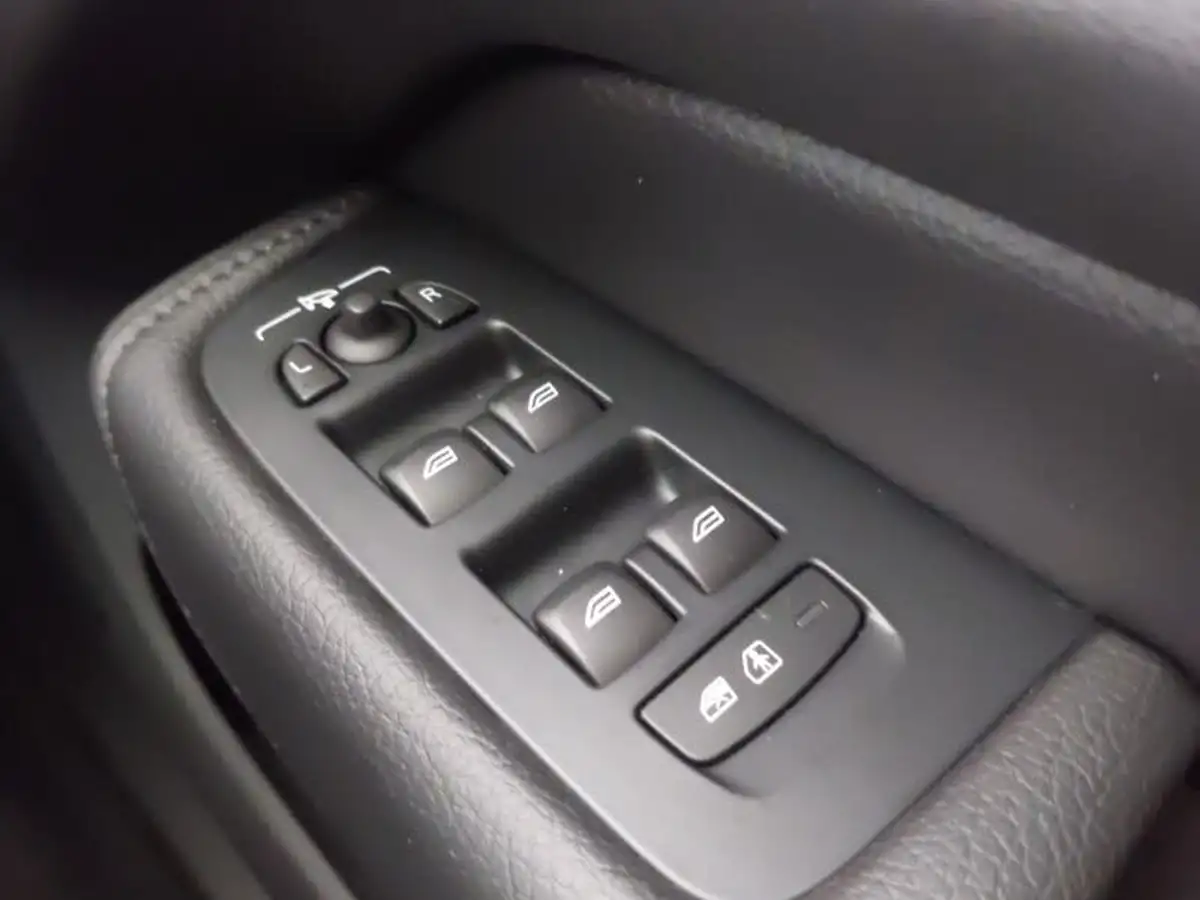 2019-volvo-xc60-20td-b4-momentum-pro-big-17